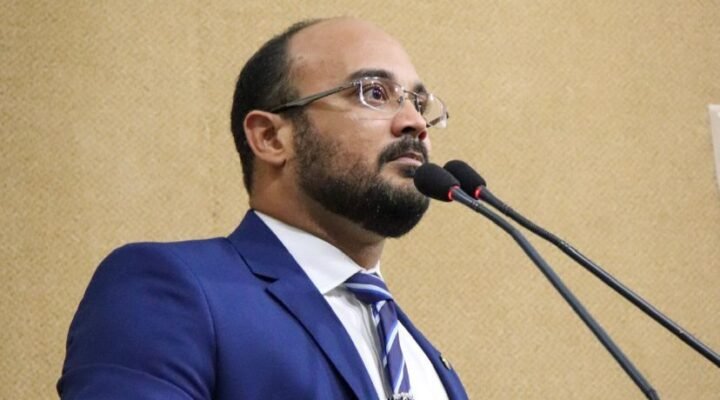 “Rui Costa não está se importando com os baianos”, diz Capitão Alden sobre redução do ICMS dos combustíveis