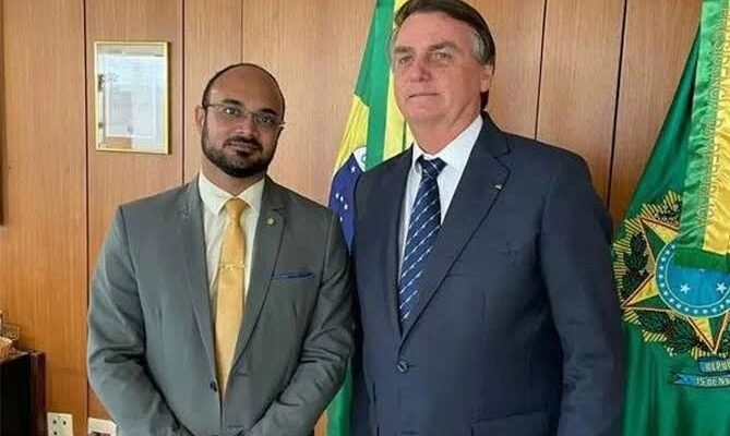 ”Enquanto Bolsonaro quer ajudar o povo, Rui atrapalha”, diz Capitão Alden sobre aumento da tarifa do Ferry Boat