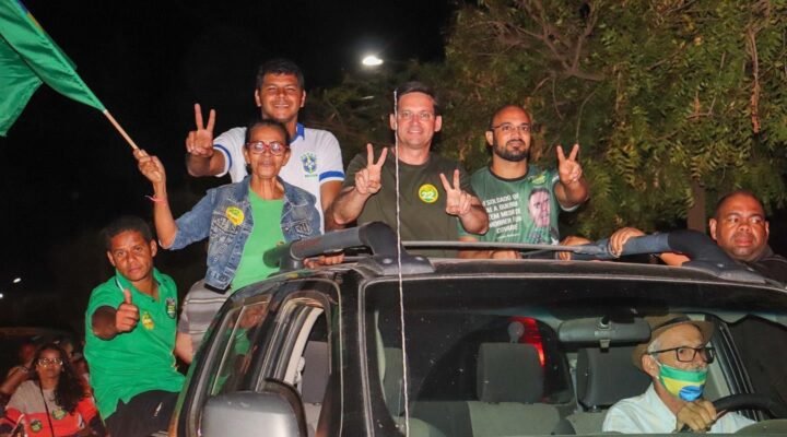Capitão Alden e João Roma participam de motocarreta em Utinga: “estamos libertando o nosso povo baiano”