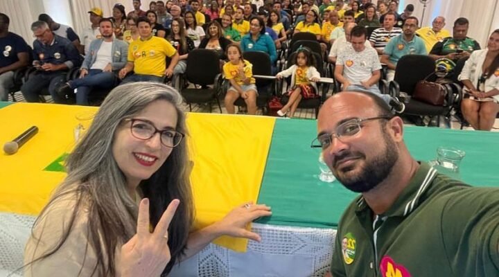 “Vira voto”: Capitão Alden e Doutora Raissa Soares se reúnem com patriotas em Paulo Afonso no intuito de reeleger presidente Bolsonaro