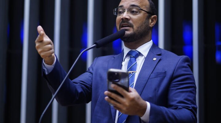 Capitão Alden chama de “tapa na cara” aumento de 4% para servidores públicos da Bahia