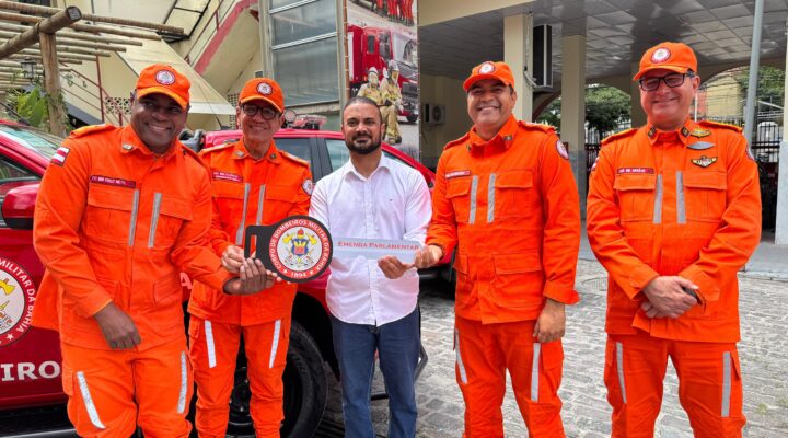 Capitão Alden entrega novas viaturas para Corpo de Bombeiros Militar da Bahia